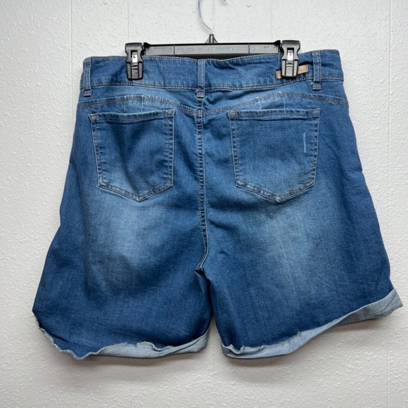 C'est Toi Distressed High Rise 5-Pocket Cut-Off Women's Denim Shorts Size 3XL - Picture 2 of 9